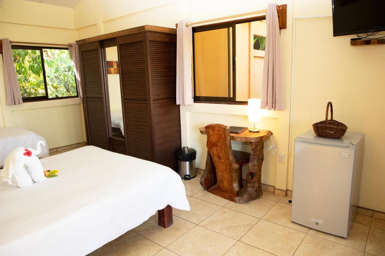 Jungle Lodge At Wild Sun Rescue Center Cabuya  ภายนอก รูปภาพ